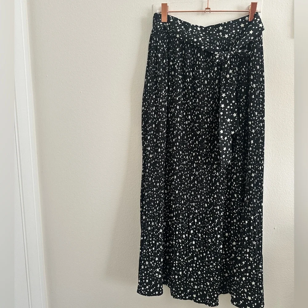Black and white star print pleated skirt - Picture 1 of 4